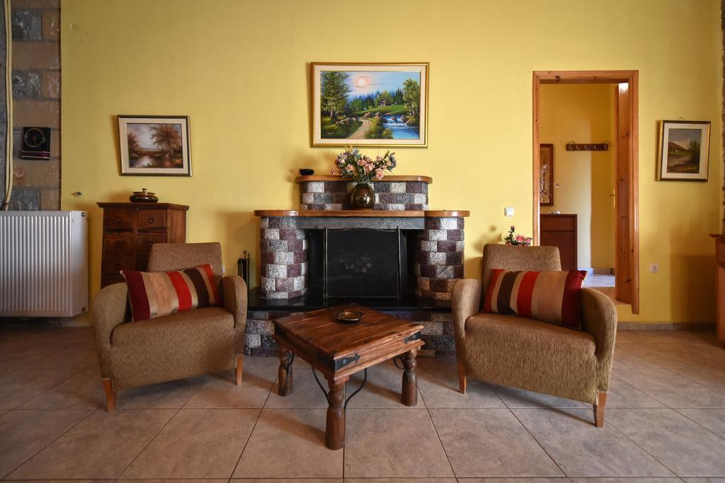 Villa Onar A Stone House With Amazing View Stoúpa Exterior photo