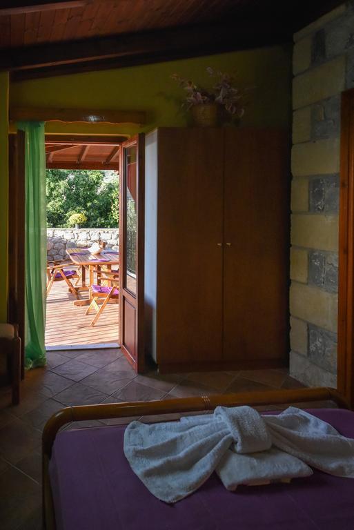 Villa Onar A Stone House With Amazing View Stoúpa Exterior photo