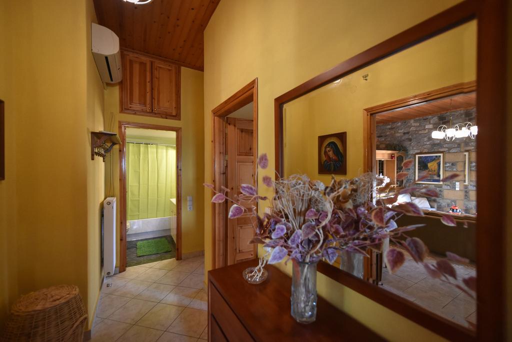 Villa Onar A Stone House With Amazing View Stoúpa Exterior photo