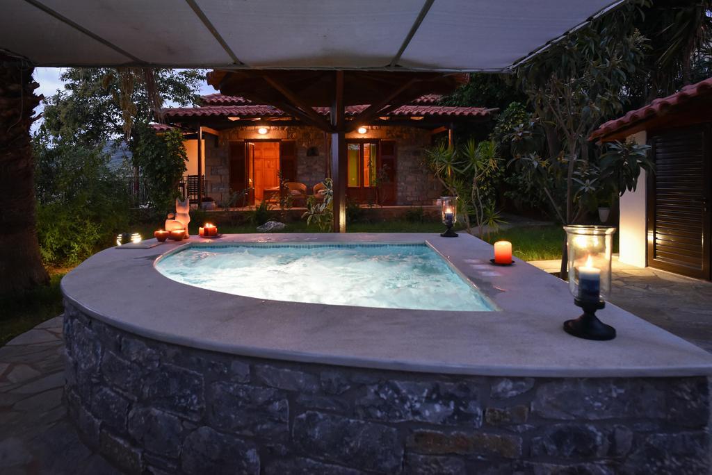 Villa Onar A Stone House With Amazing View Stoúpa Exterior photo