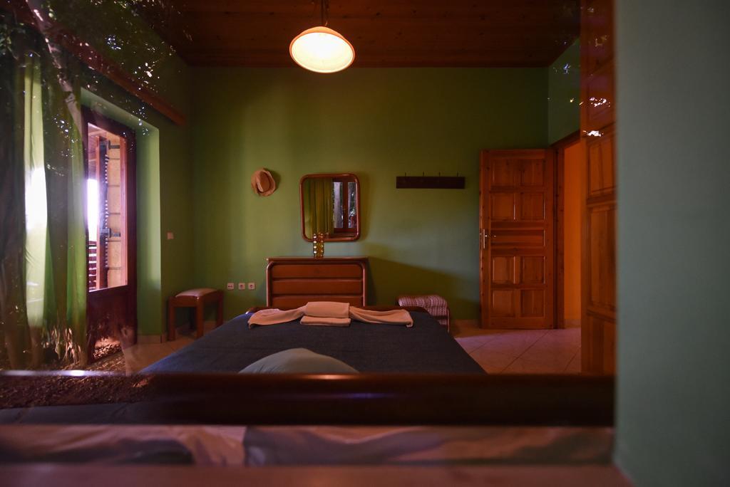Villa Onar A Stone House With Amazing View Stoúpa Exterior photo