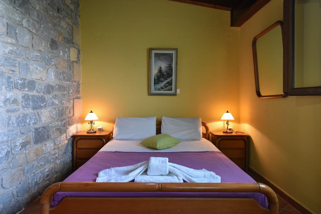Villa Onar A Stone House With Amazing View Stoúpa Exterior photo