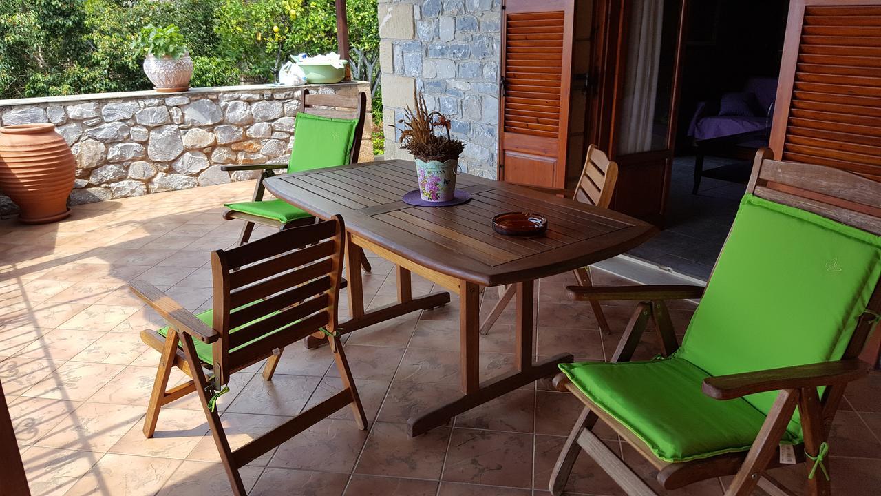 Villa Onar A Stone House With Amazing View Stoúpa Exterior photo