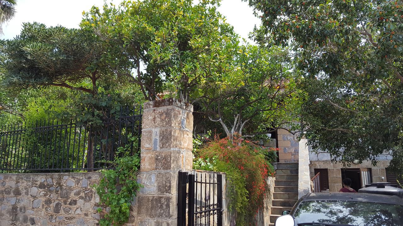 Villa Onar A Stone House With Amazing View Stoúpa Exterior photo